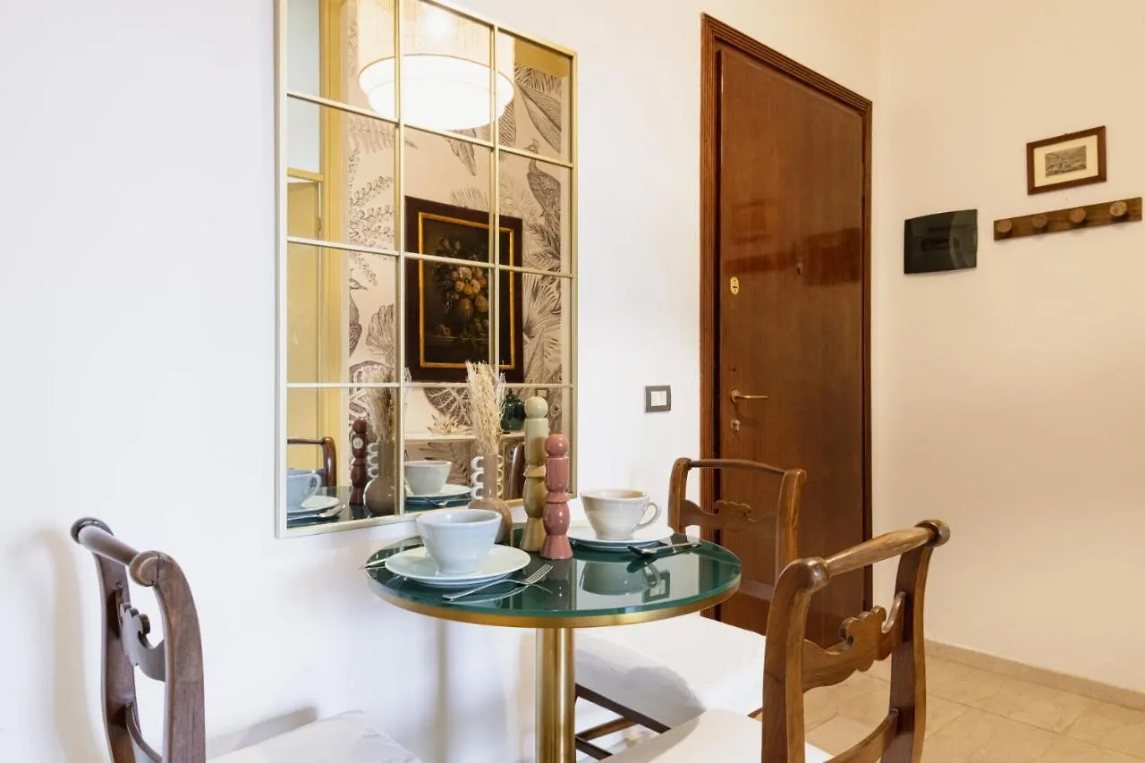 Apartment Easylife - Dimora Di Classe In Zona Conciliazione Milan