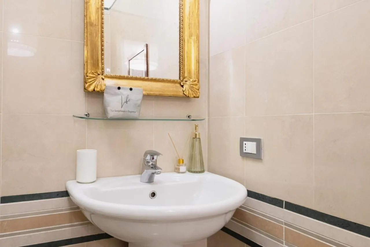 Apartment Easylife - Dimora Di Classe In Zona Conciliazione Milan